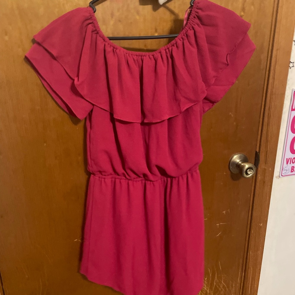 Cute romper lightly worn. No stains or holes👍